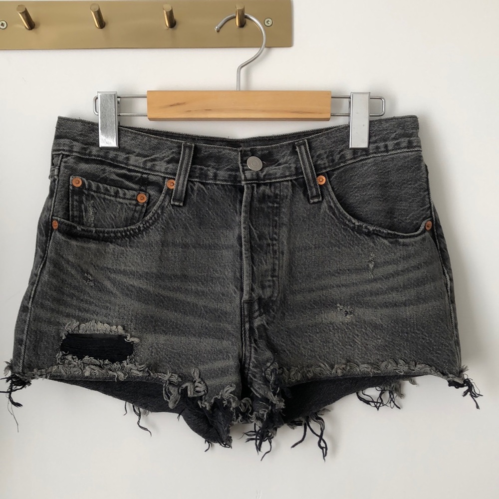 Levi’s 501 Original Distressed Shorts: The Perfect Washed Grey | Size 27
